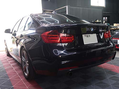 BMW F30 モニター修理|新品45万円を中古品交換で対応
