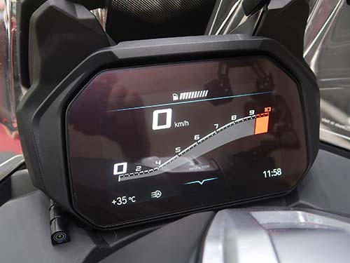 C400GT スポーツメーターデザイン