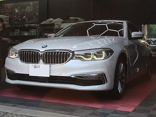 BMW 5シリーズ デイライト修理|純正交換せずにアクリル補修