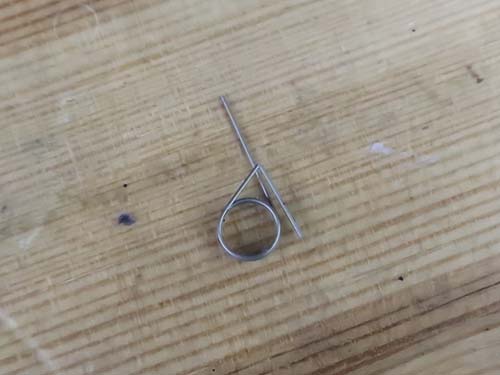 破損している内部パーツを新品に交換