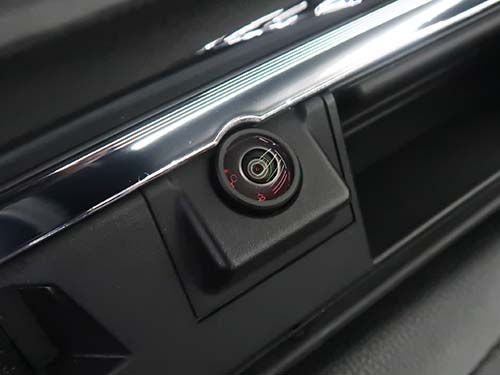ミニ純正新品バックカメラへ交換作業