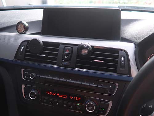 BMW F31 ブラックアウト画面