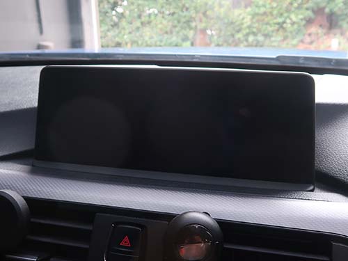 BMW F31 ブラックアウト画面