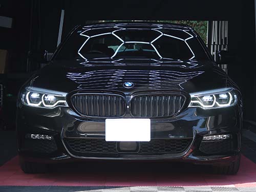 BMW 5シリーズ ヘッドライト修理|両側デイライトが明るく白く復活