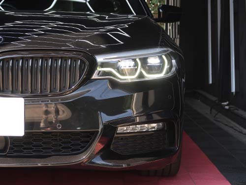 BMW 5シリーズ ヘッドライト修理|両側デイライトが明るく白く復活