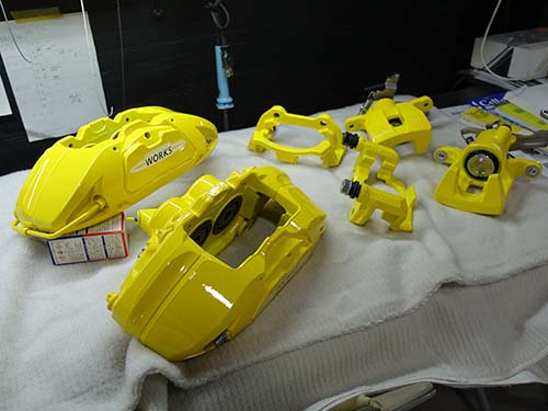 「giallo modena(ジャッロ・モデナ)」にペイント