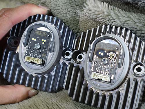 BMW純正新品のLEDモジュールへ交換