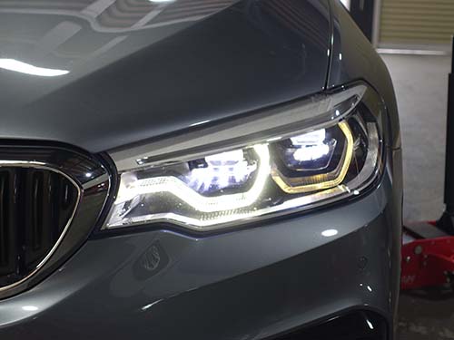 BMW 5シリーズ G30 ヘッドライト故障