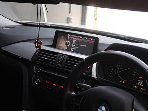 BMW モニター交換
