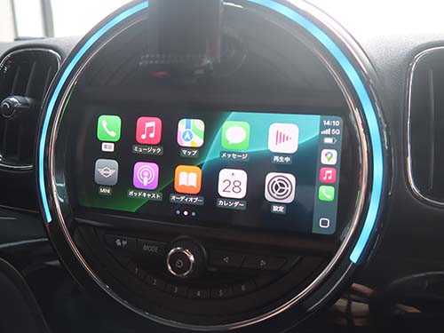 フルスクリーン表示によるCarPlayを実現
