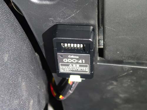 オプションのフロントカメラや駐車監視電源ユニットも追加