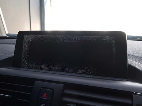 モニター気泡トラブル