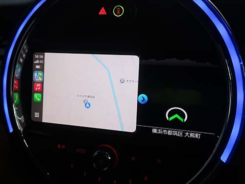 GoogleマップやYahoo!カーナビといった最新の地図アプリを使用