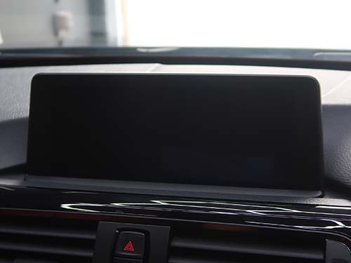 BMW F32 ナビブラックアウト