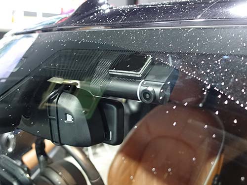 ベロフ製デジタルインナー型3カメラドライブレコーダー(NVS502) 装着