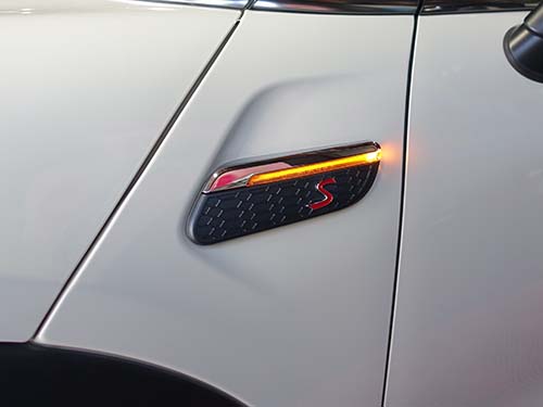 LCI2モデル用純正LEDサイドフラッシャーを装着