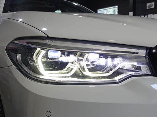 BMW 5シリーズ デイライト変色をリペア修理