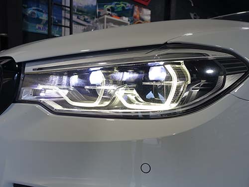 BMW 5シリーズ デイライト変色をリペア修理