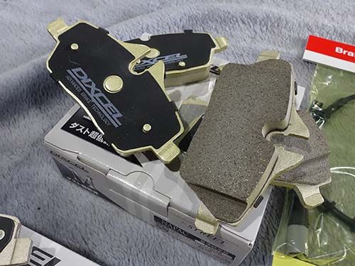 DIXCEL製の低ダストブレーキパッド(Type-M)