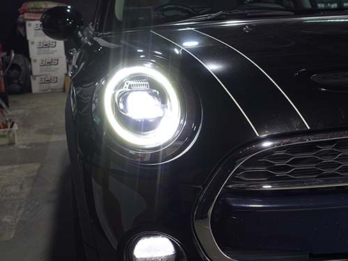 MINI F56 クーパーS(前期モデル)に、LCIモデル用純正LEDヘッドライトを後付装着