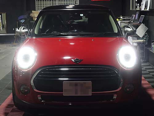 LEDリングがホワイト発光