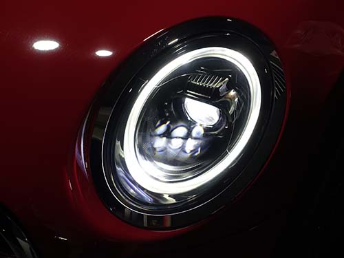 夜間走行時の安全性も高める