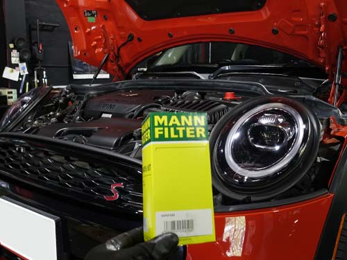 MINI F56 オイル交換|FUCHS製BMW LONGLIFE-04承認エンジンオイル&MANNFILTER製オイルエレメント