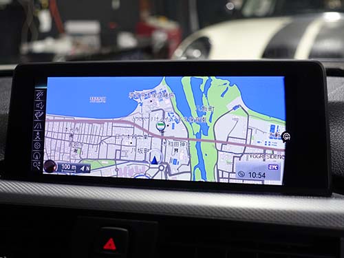 搭載されていたナビは第3世代ユニット「NBT」で、地図データは2022年版