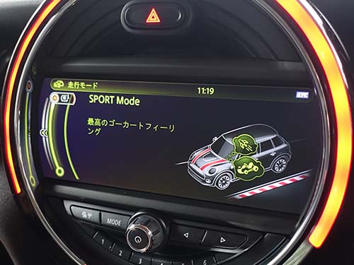 ドライビングモードは SPORT／MID／GREEN の3モードを切り替え