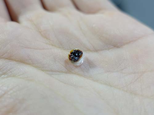 アクリル焼損部は研磨・切削によって整形