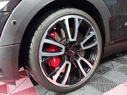 ホイール裏まで洗浄