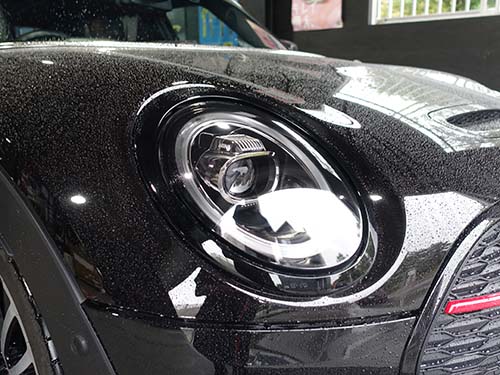 ダイヤモンドスウェル製のプロテクションフィルム「ブラックグレイ」を施工