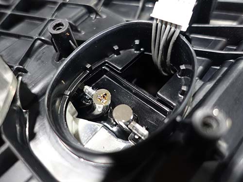 デイライト内部のLED発熱によるアクリル部の焼けや劣