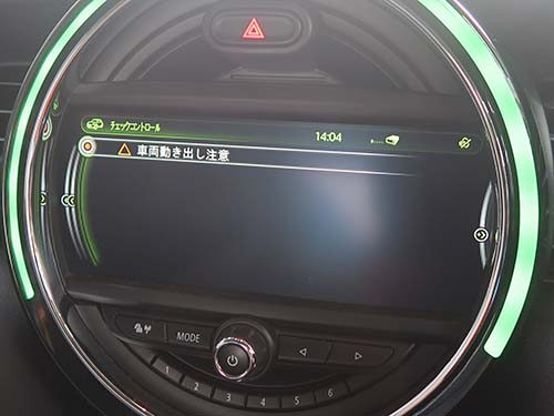 MINI F56 車両動き出し注意 警告