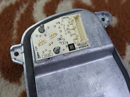 LEDモジュール(ミニ純正新品)も交換