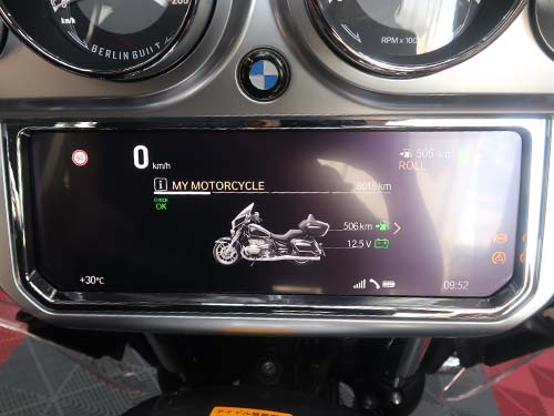 「燃料残量可能走行距離」や「バッテリー電圧」などの情報がMY MOTORCYCLEメニューに表示