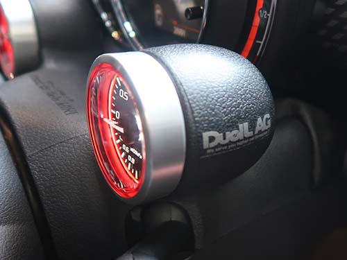 DuelL AG製メーターフロッグとDefi製RacerGauge N2+(水温計&ブースト計)
