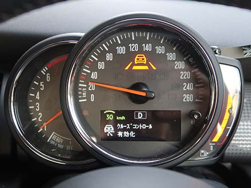 ACCは時速30km/hから作動