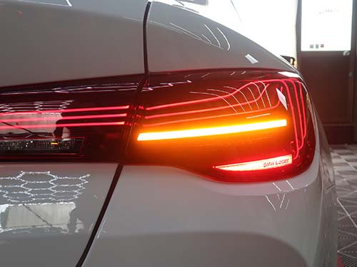 BMW M4 G82 レーザーテールライト