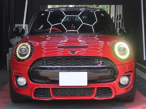 運転席側のデイライトが茶色く変色し、光量が極端に低下