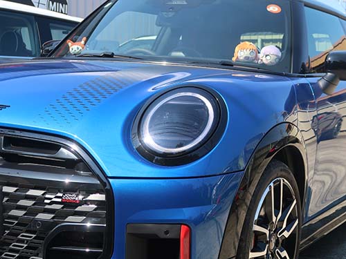 愛車のデザインを一段と引き締めるドレスアップ効果も魅力