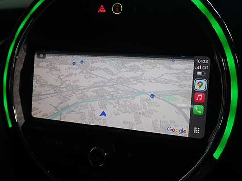 フルスクリーン化によってワイドな画面をフルに活