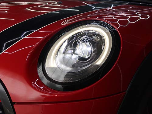 紫外線や飛び石、経年劣化による再黄ばみを防ぎ、透明度を長期間キープ