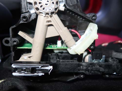 スイッチボックス内部のバネを交換する