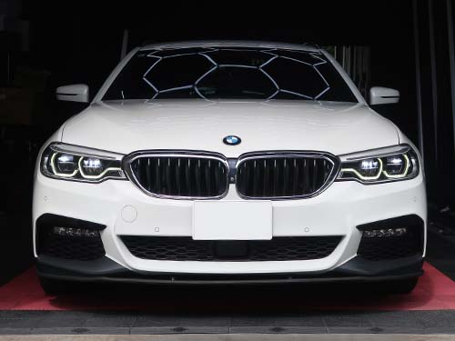 新品交換に比べて費用を抑えつつ、純正品質の輝きを取り戻せるのがリペアの大きなメリット