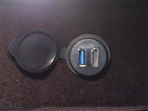 インターフェースにはHDMI映像入力端子が搭載