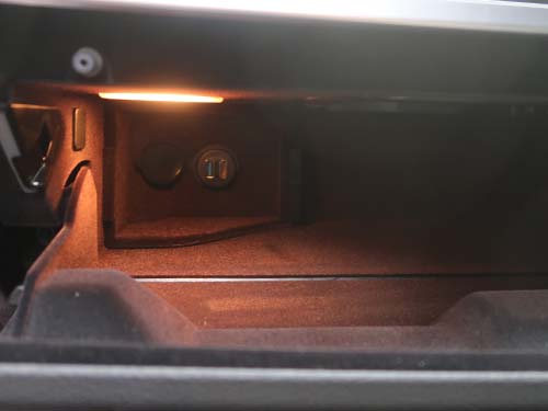 インターフェースにはHDMI映像入力端子が搭載