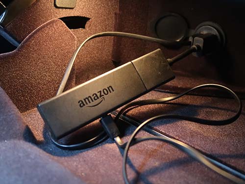 Amazon Fire TV Stickなどのストリーミング機器を使用することも可能