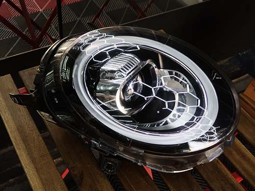 MINI クラブマン F54 アダプティブ ヘッドライト