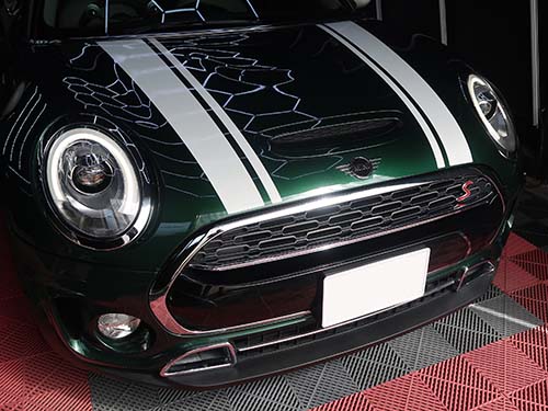 前期モデルのLEDヘッドライト